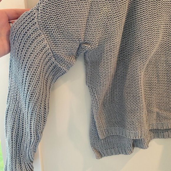 Oversized Cropped Knit Sweater - Picture 3 of 4